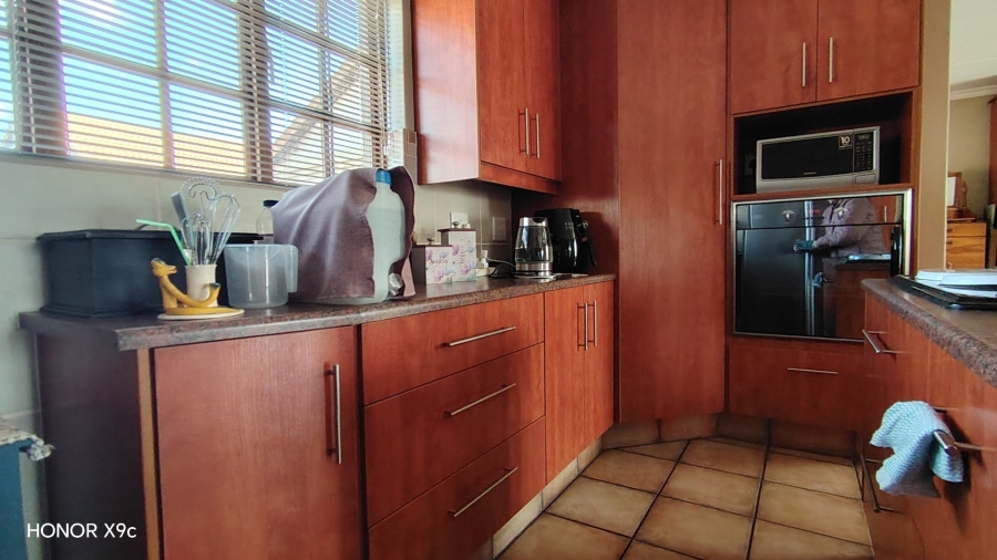 Commercial Property for Sale in Glen Donald A H Gauteng