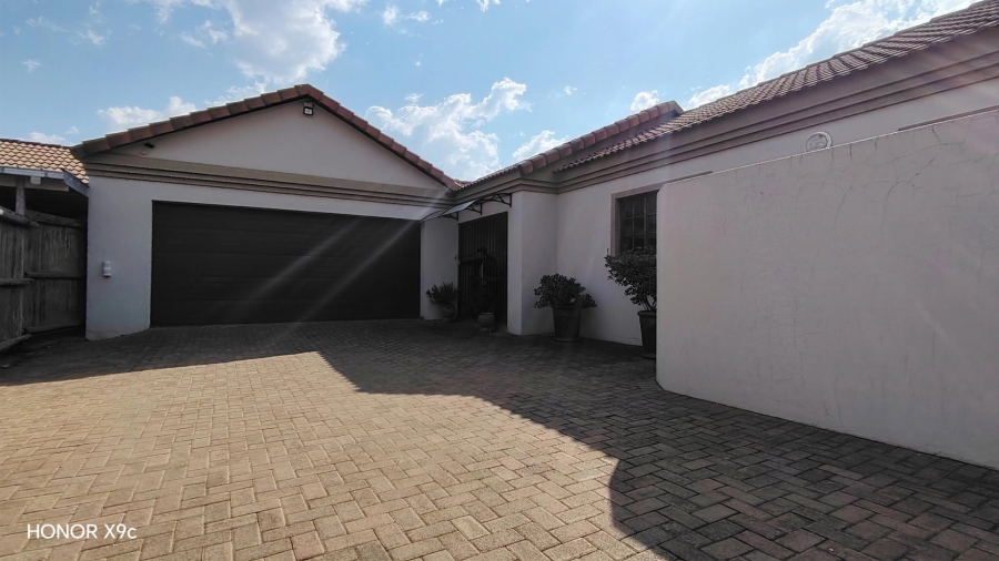 Commercial Property for Sale in Glen Donald A H Gauteng