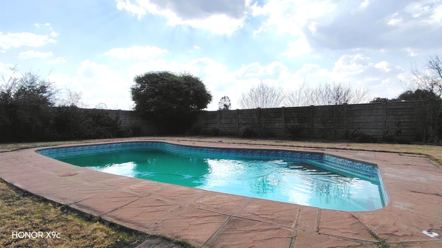 Commercial Property for Sale in Glen Donald A H Gauteng