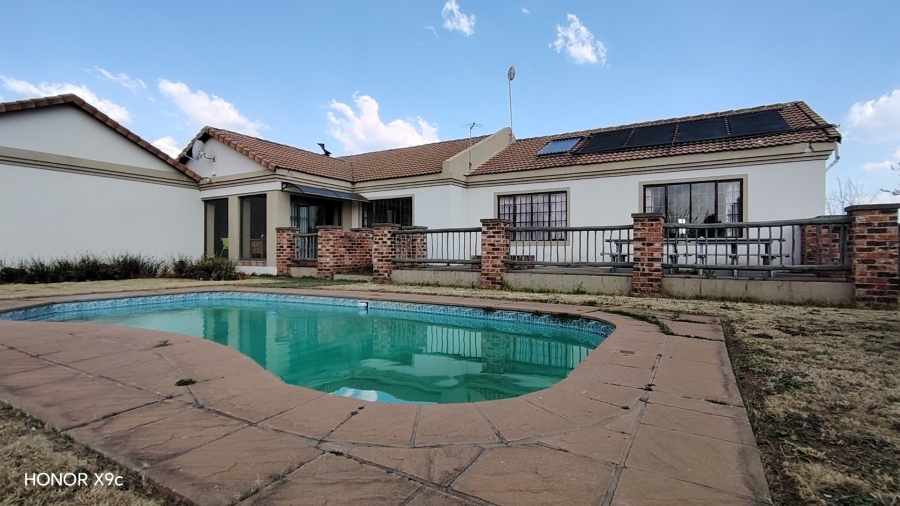 Commercial Property for Sale in Glen Donald A H Gauteng
