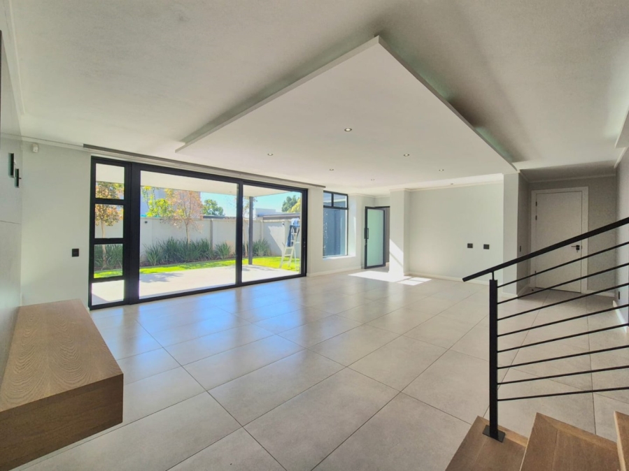 3 Bedroom Property for Sale in Waterkloof Heights Gauteng