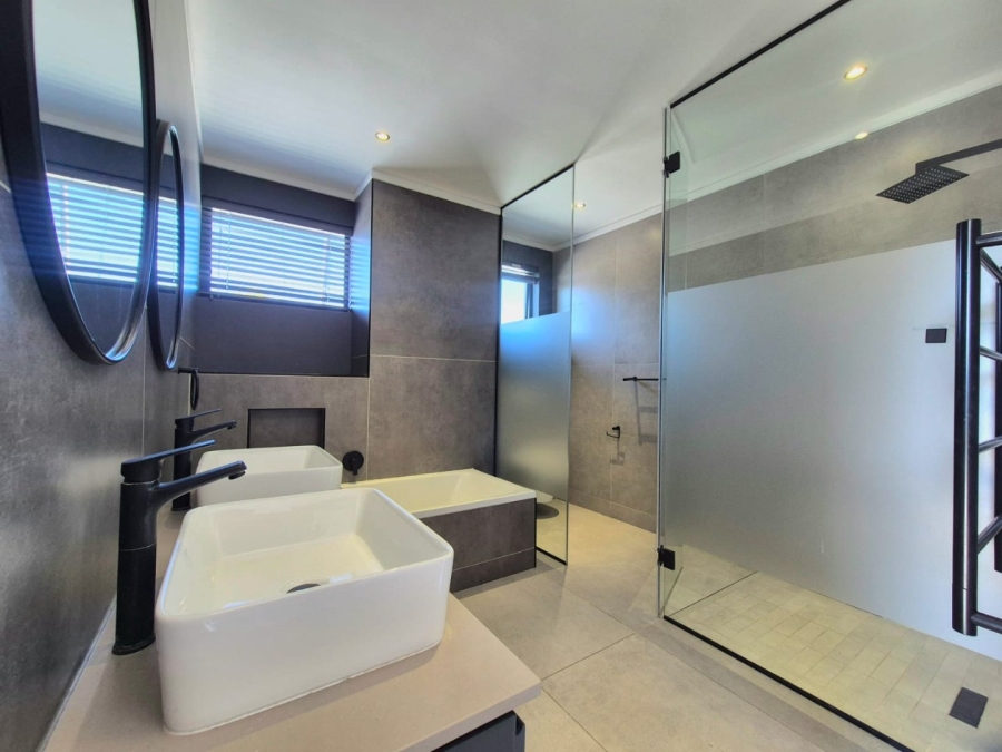 3 Bedroom Property for Sale in Waterkloof Heights Gauteng