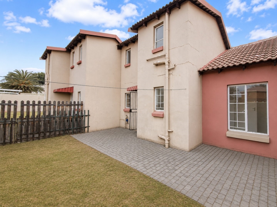3 Bedroom Property for Sale in Illiondale Gauteng