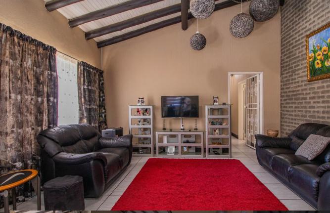 3 Bedroom Property for Sale in Glen Marais Gauteng