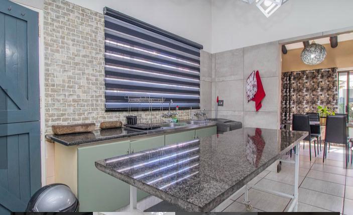 3 Bedroom Property for Sale in Glen Marais Gauteng