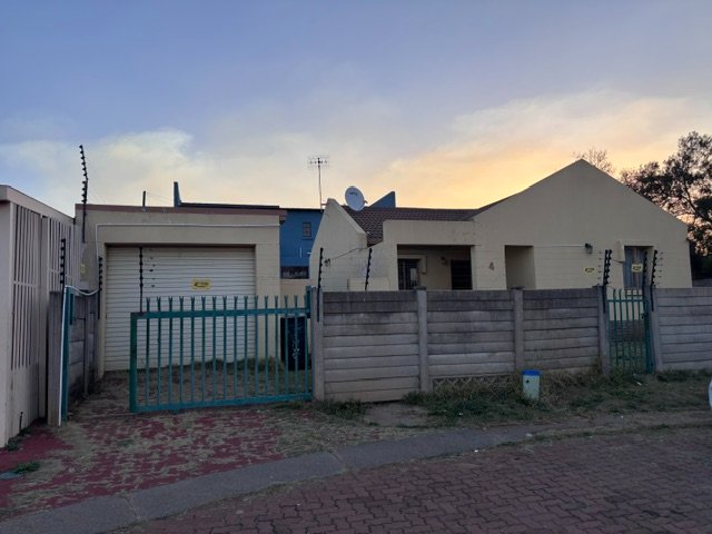 2 Bedroom Property for Sale in Elandspoort Gauteng