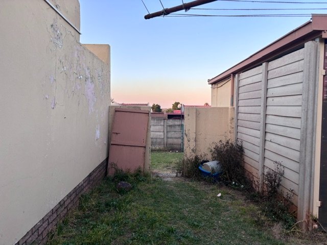 2 Bedroom Property for Sale in Elandspoort Gauteng