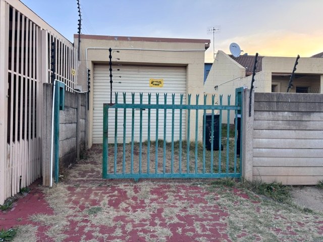 2 Bedroom Property for Sale in Elandspoort Gauteng