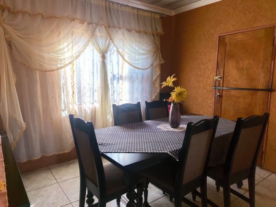 5 Bedroom Property for Sale in Vosloorus Gauteng