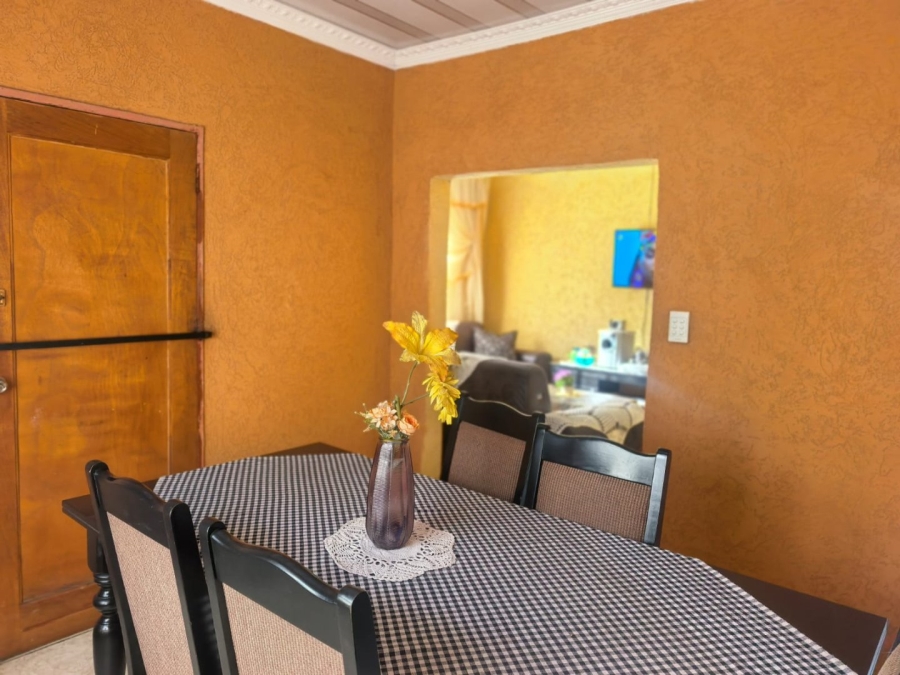 5 Bedroom Property for Sale in Vosloorus Gauteng