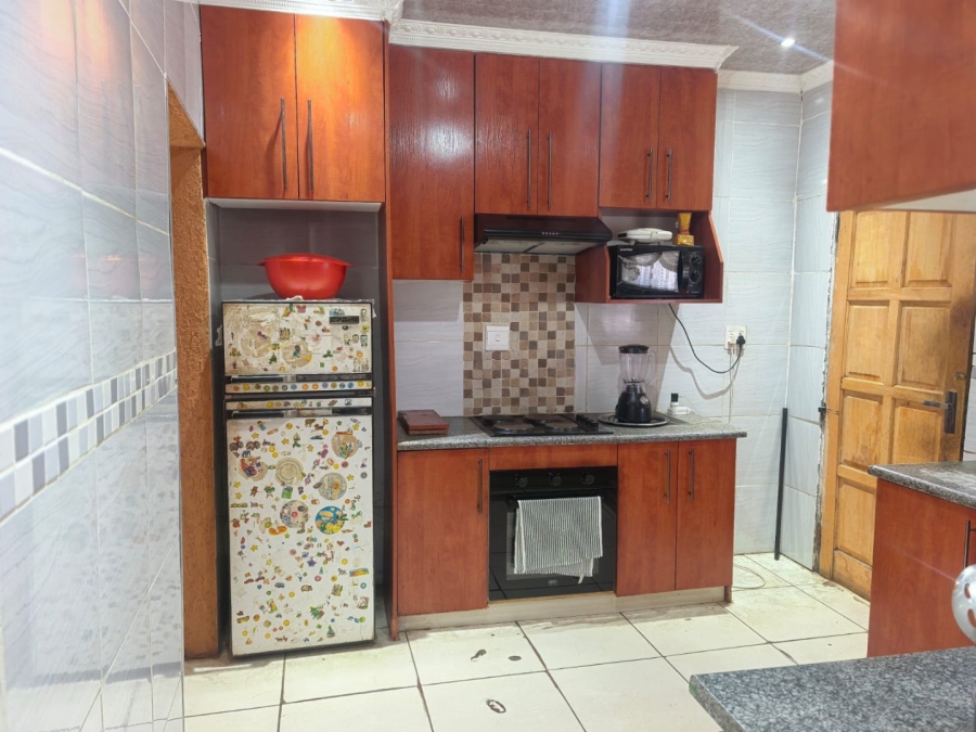 5 Bedroom Property for Sale in Vosloorus Gauteng