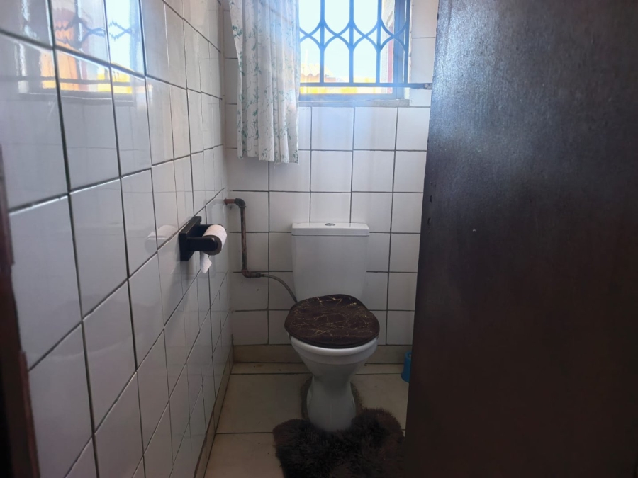 5 Bedroom Property for Sale in Vosloorus Gauteng