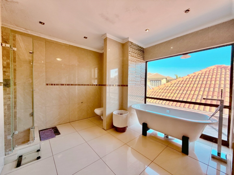 4 Bedroom Property for Sale in Blue Valley Golf Estate Gauteng