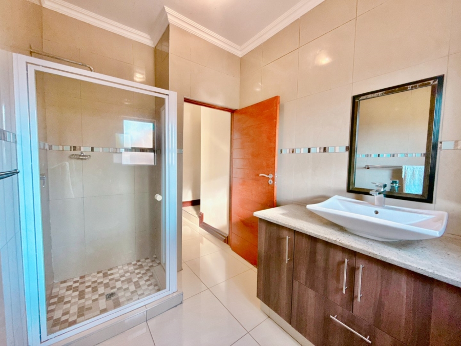4 Bedroom Property for Sale in Blue Valley Golf Estate Gauteng
