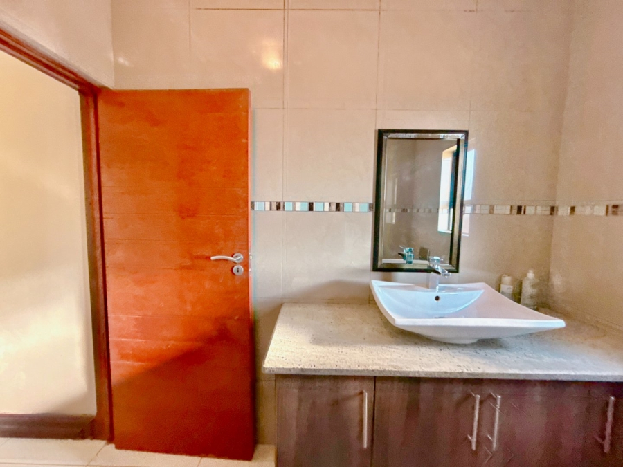 4 Bedroom Property for Sale in Blue Valley Golf Estate Gauteng