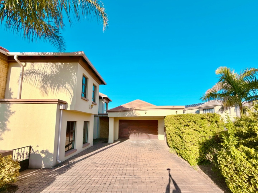 4 Bedroom Property for Sale in Blue Valley Golf Estate Gauteng