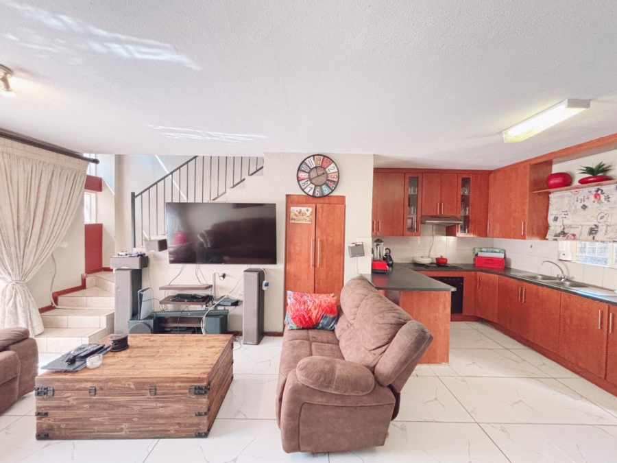 3 Bedroom Property for Sale in Heuwelsig Estate Gauteng