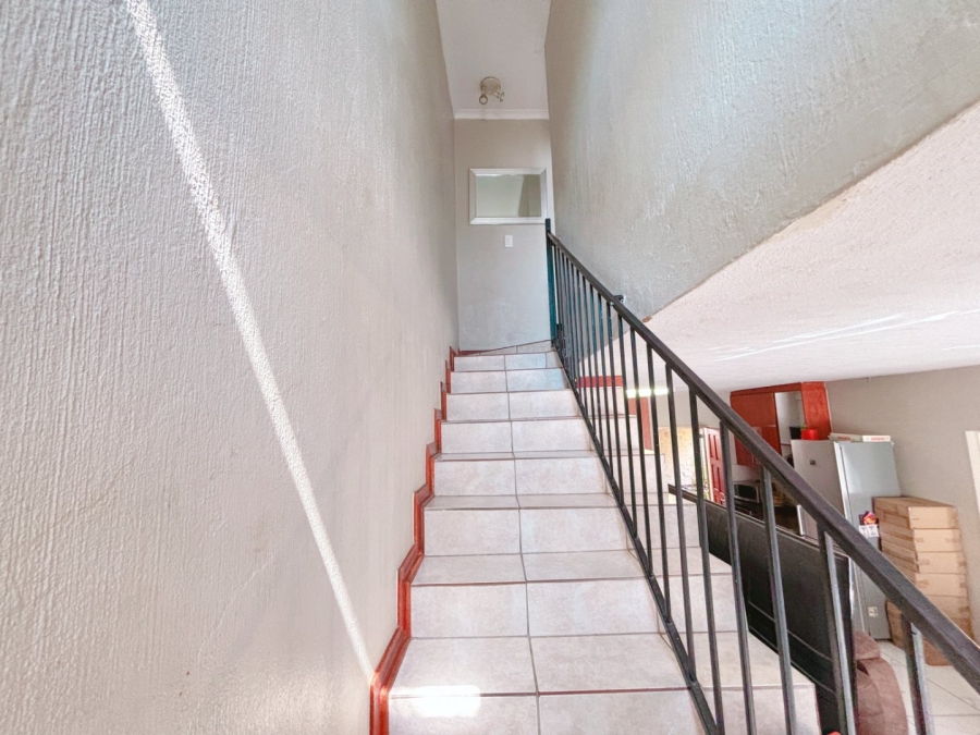 3 Bedroom Property for Sale in Heuwelsig Estate Gauteng