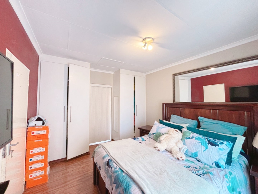 3 Bedroom Property for Sale in Heuwelsig Estate Gauteng