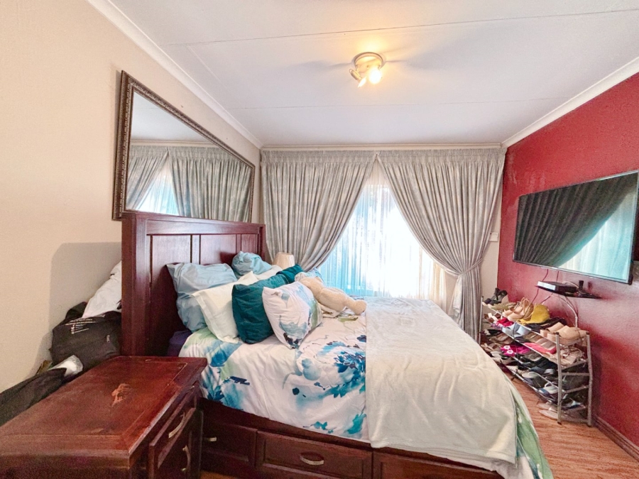 3 Bedroom Property for Sale in Heuwelsig Estate Gauteng