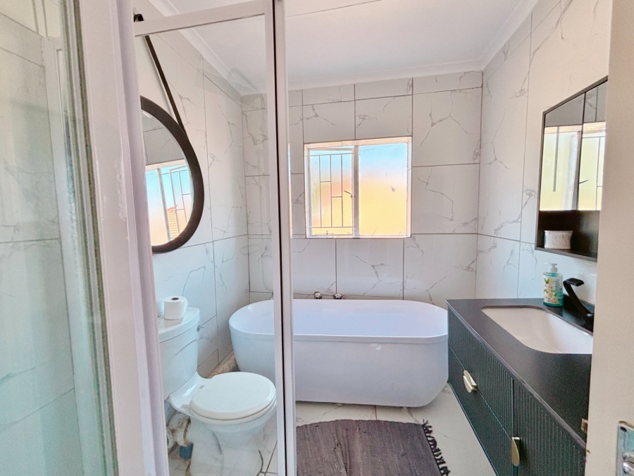 3 Bedroom Property for Sale in Heuwelsig Estate Gauteng