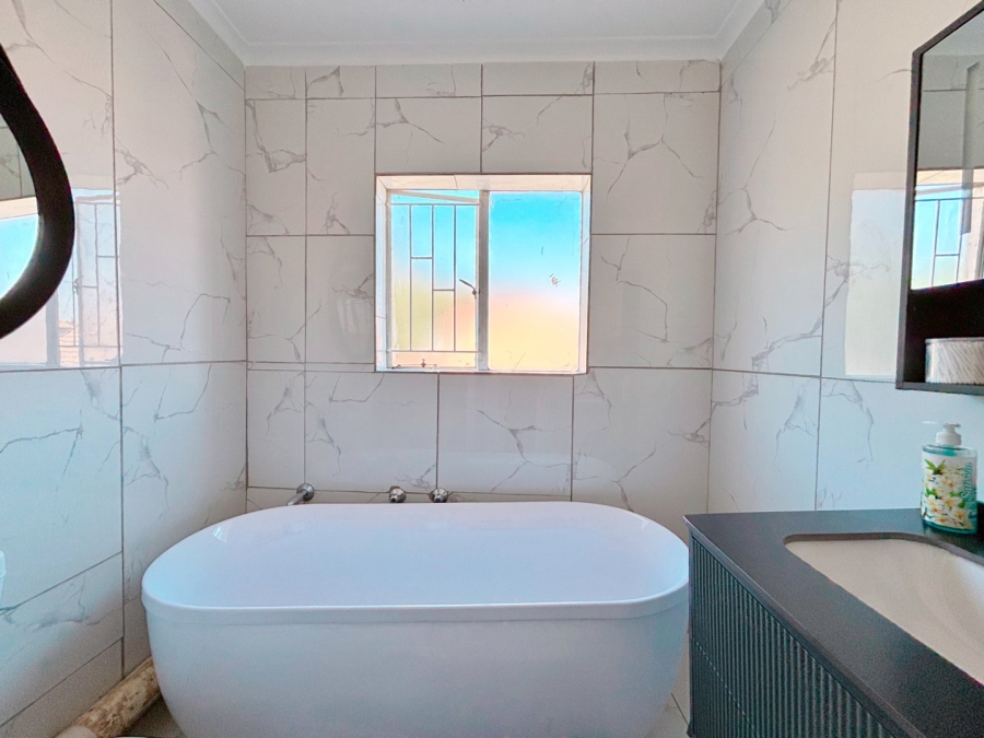 3 Bedroom Property for Sale in Heuwelsig Estate Gauteng