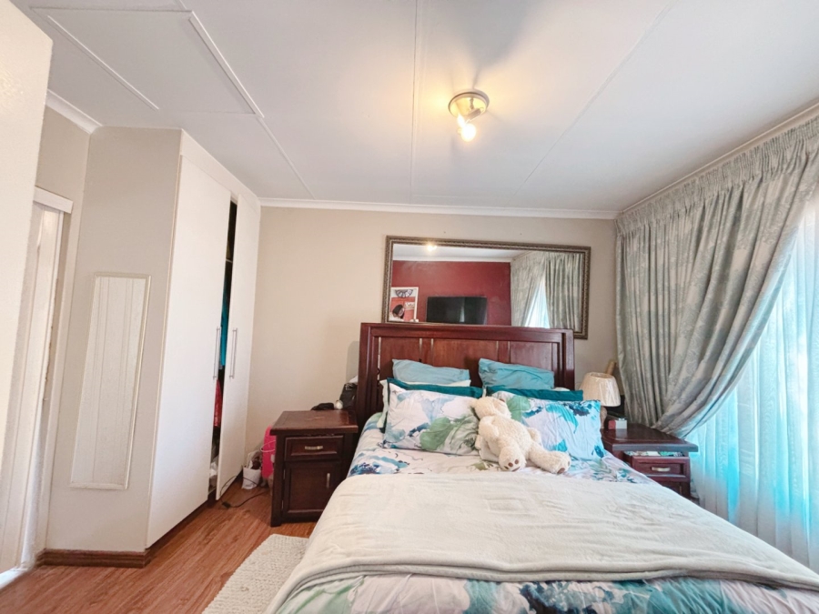 3 Bedroom Property for Sale in Heuwelsig Estate Gauteng