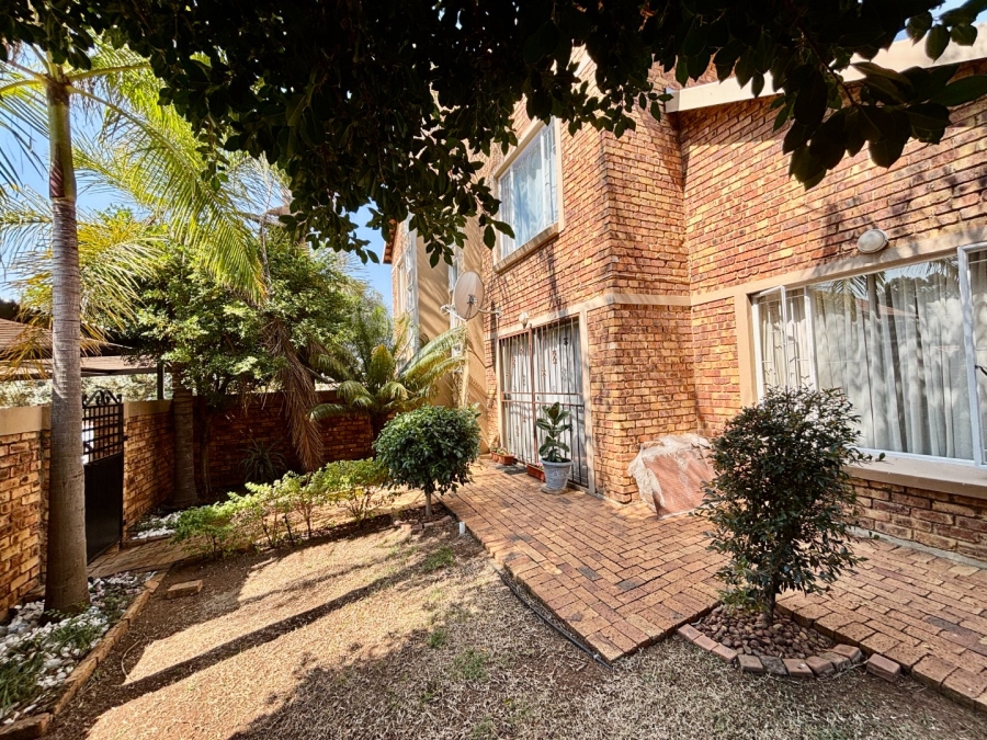 3 Bedroom Property for Sale in Heuwelsig Estate Gauteng