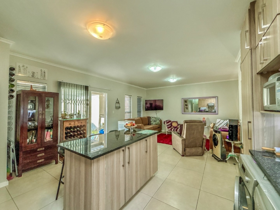 2 Bedroom Property for Sale in Blue Hills Gauteng