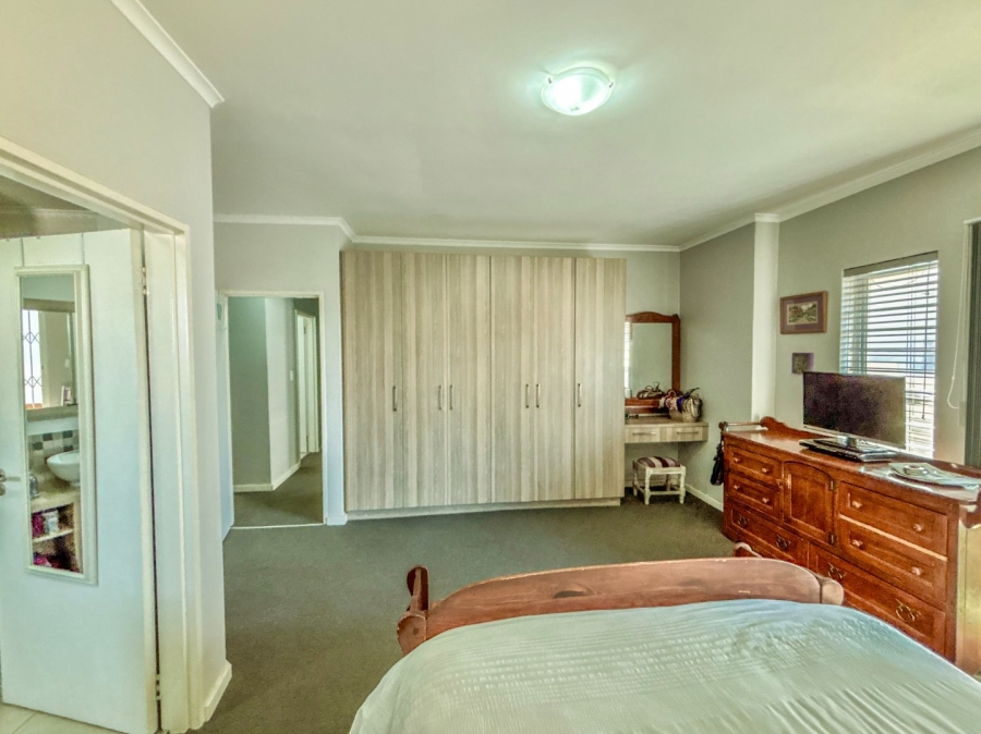 2 Bedroom Property for Sale in Blue Hills Gauteng