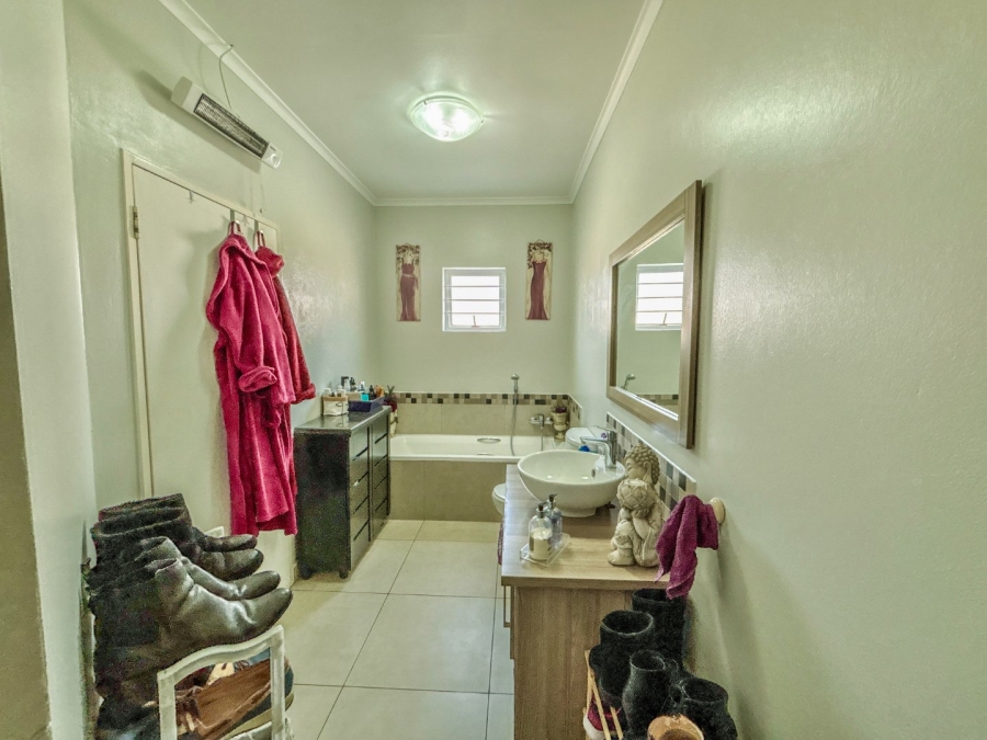 2 Bedroom Property for Sale in Blue Hills Gauteng