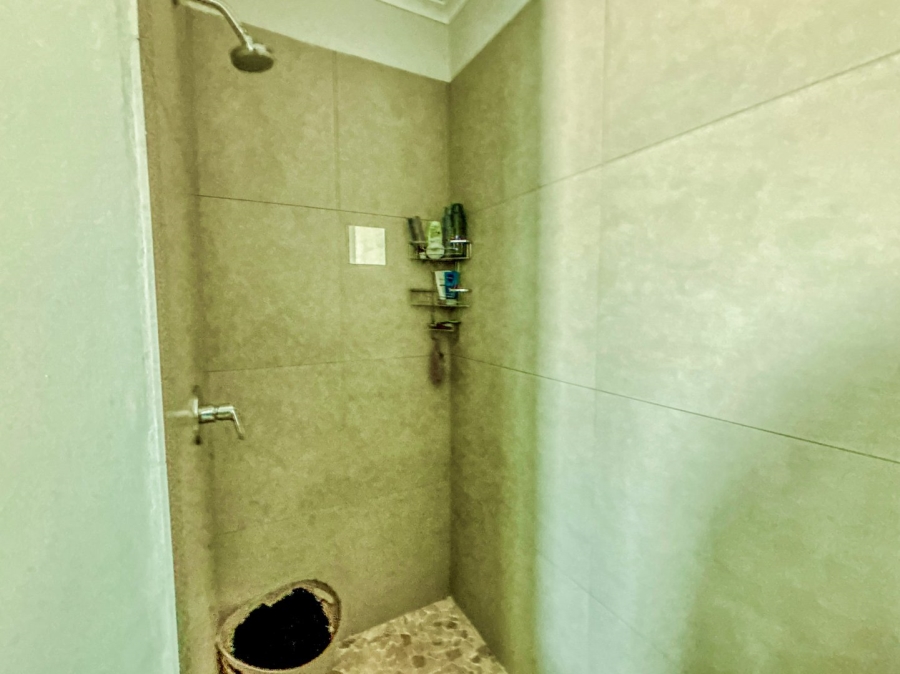 2 Bedroom Property for Sale in Blue Hills Gauteng