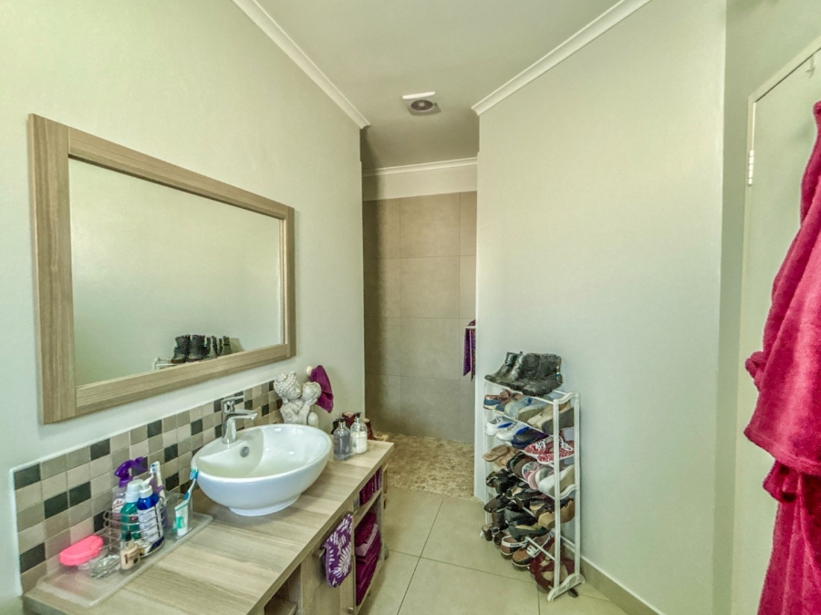 2 Bedroom Property for Sale in Blue Hills Gauteng