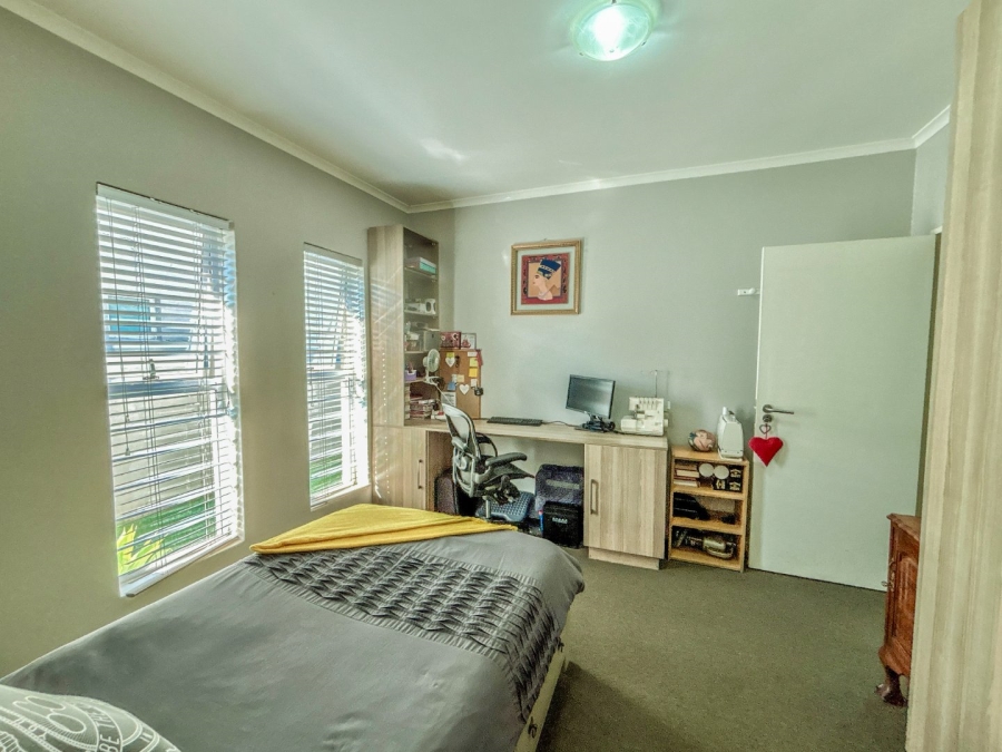 2 Bedroom Property for Sale in Blue Hills Gauteng