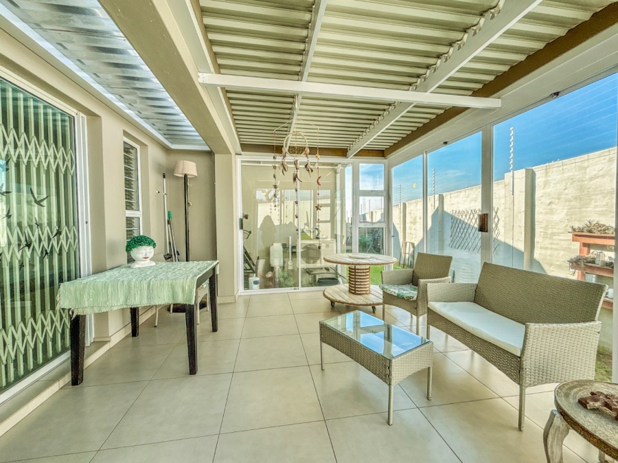 2 Bedroom Property for Sale in Blue Hills Gauteng