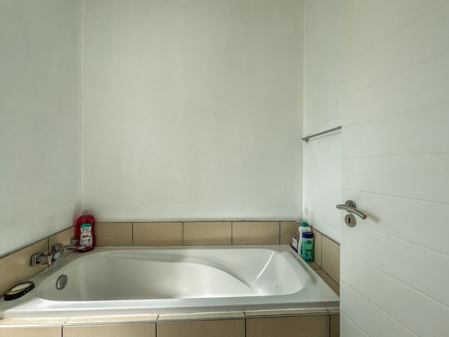 2 Bedroom Property for Sale in Halfway Gardens Gauteng