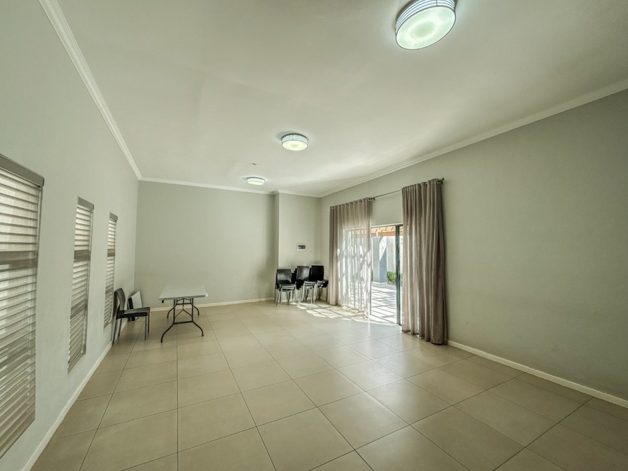 2 Bedroom Property for Sale in Halfway Gardens Gauteng