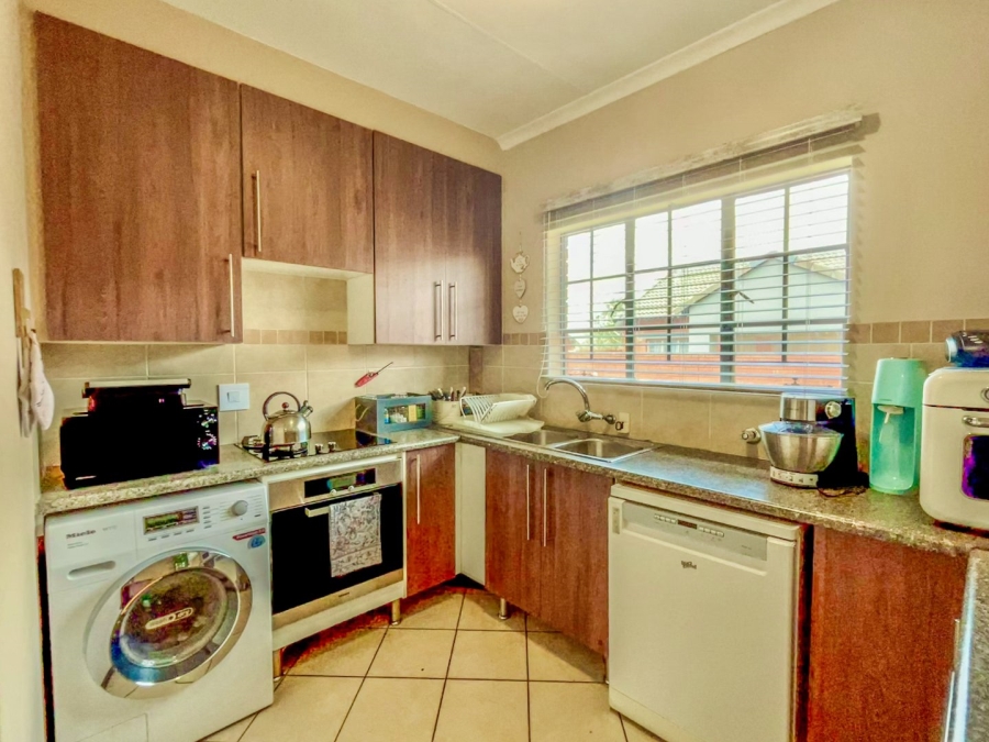 2 Bedroom Property for Sale in Stone Ridge Gauteng