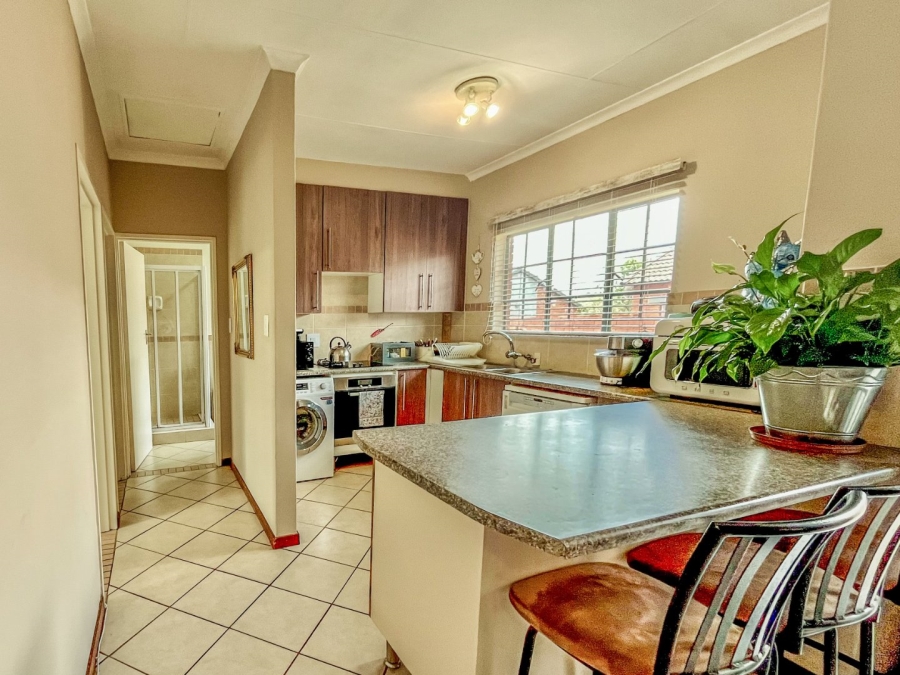 2 Bedroom Property for Sale in Stone Ridge Gauteng