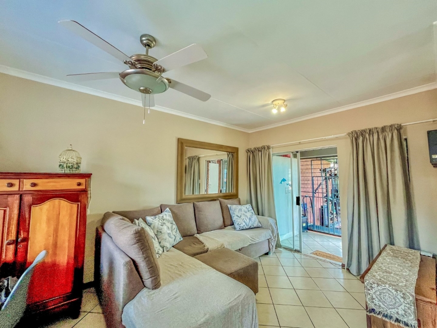 2 Bedroom Property for Sale in Stone Ridge Gauteng