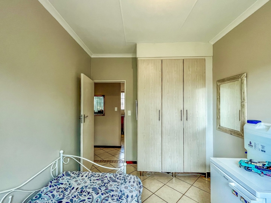 2 Bedroom Property for Sale in Stone Ridge Gauteng