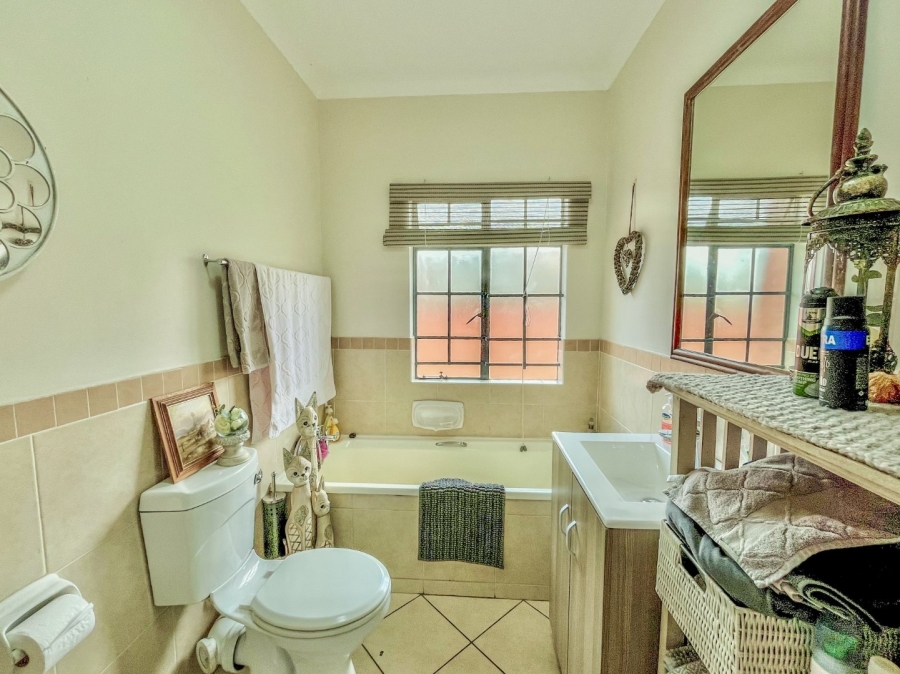 2 Bedroom Property for Sale in Stone Ridge Gauteng