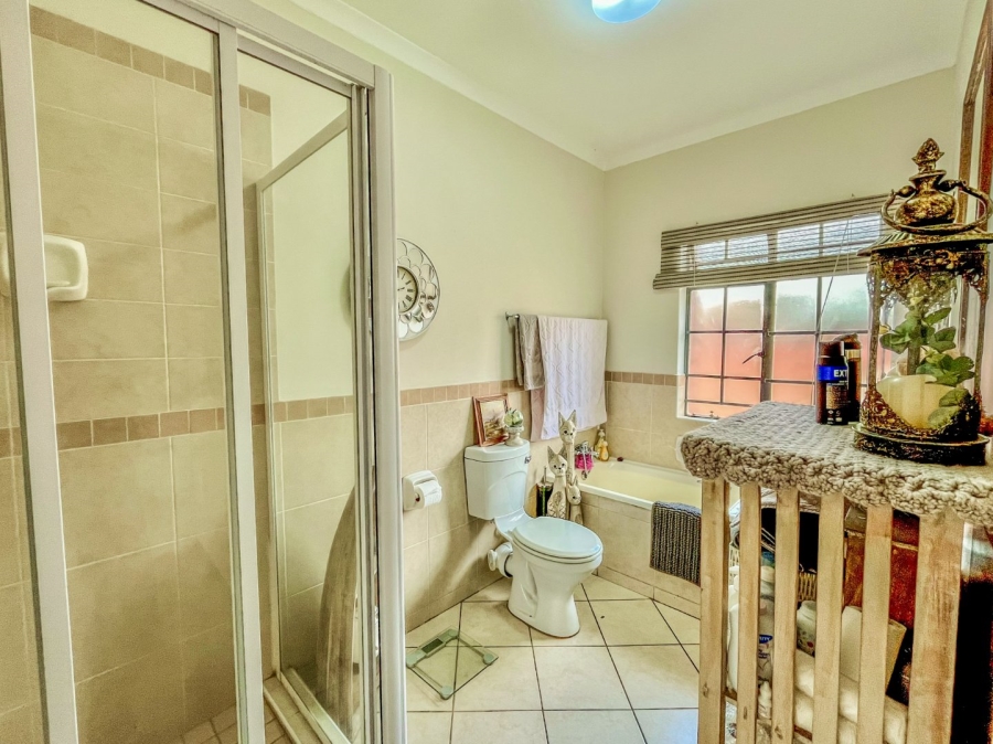 2 Bedroom Property for Sale in Stone Ridge Gauteng