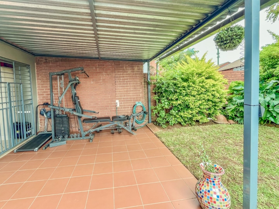 2 Bedroom Property for Sale in Stone Ridge Gauteng