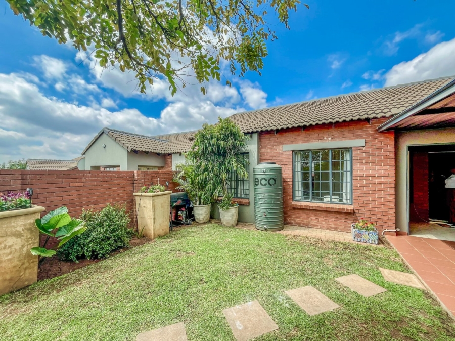 2 Bedroom Property for Sale in Stone Ridge Gauteng