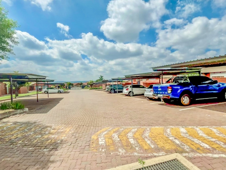 2 Bedroom Property for Sale in Stone Ridge Gauteng