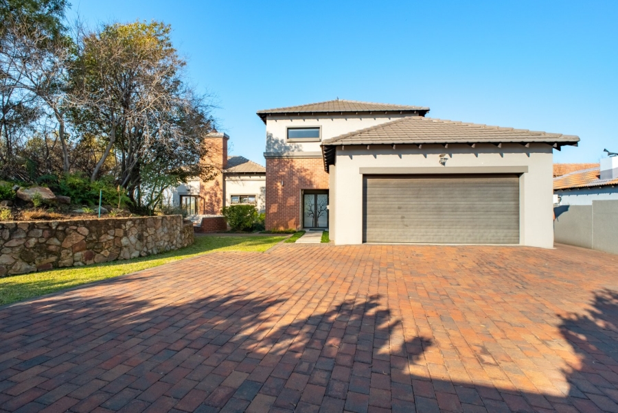 5 Bedroom Property for Sale in Stone Ridge Gauteng