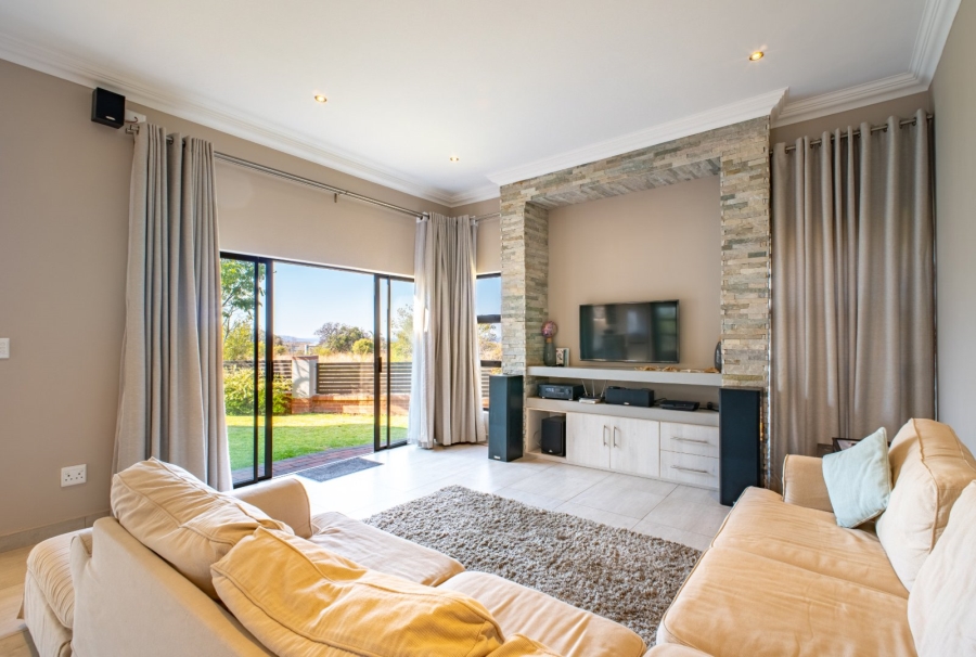 5 Bedroom Property for Sale in Stone Ridge Gauteng