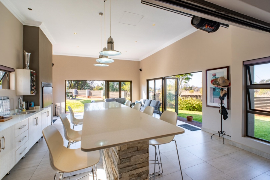 5 Bedroom Property for Sale in Stone Ridge Gauteng