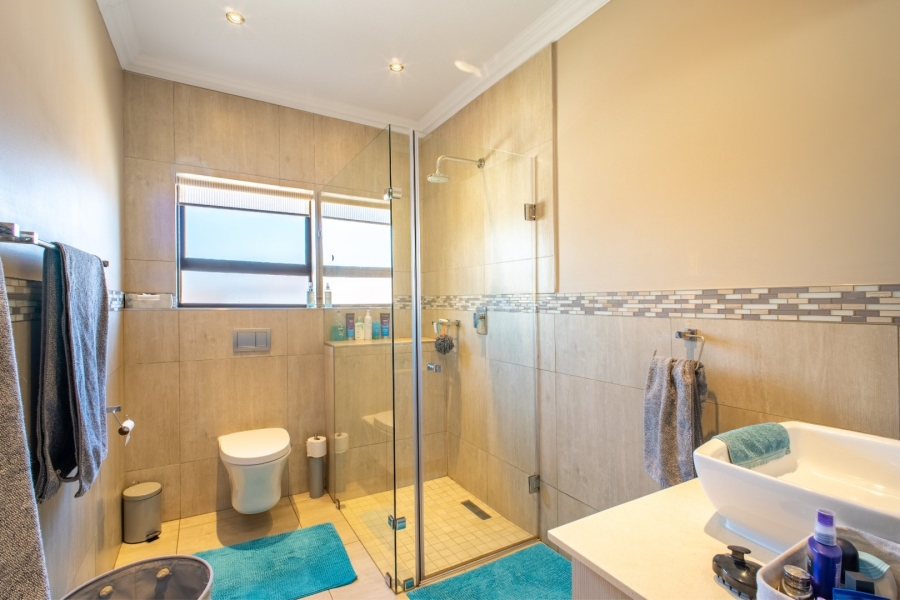 5 Bedroom Property for Sale in Stone Ridge Gauteng